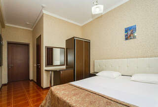 Гостевой дом Mango Витязево Двухместный номер с 1 кроватью или 2 отдельными кроватями-1